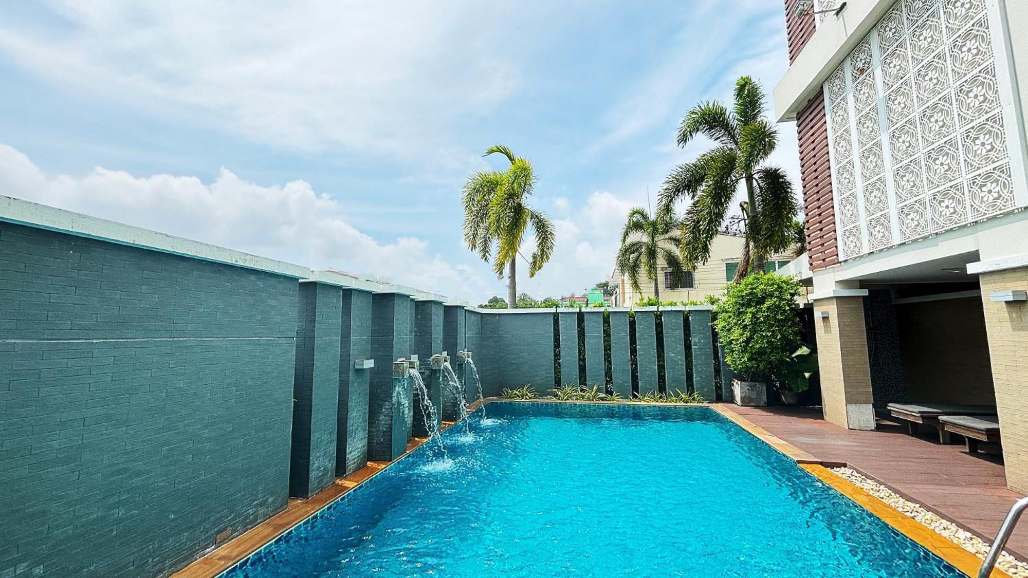 Ratana Hotel Rassada, Phuket Town- Sha Extra Plus Dış mekan fotoğraf